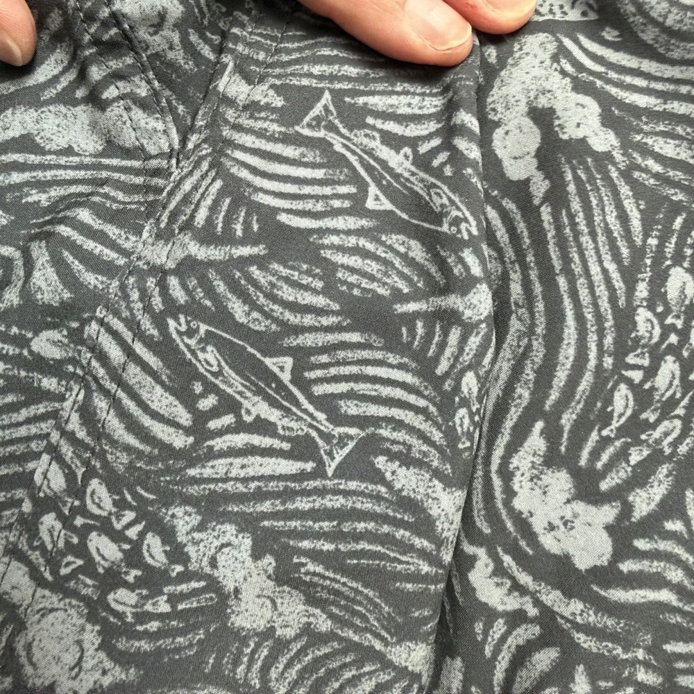AKHG Alaskan Hardgear Swim Trunks Mens 36 Gray Fish Print 8